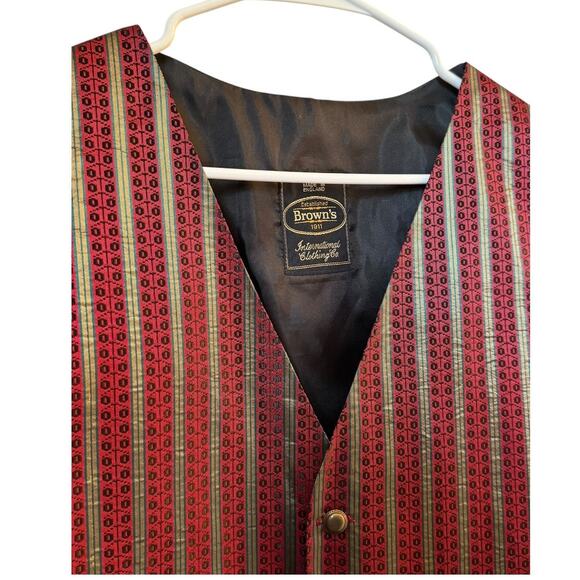 Men's Striped Red Vest - Picture 14 of 15